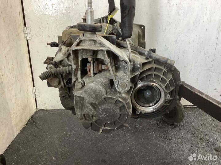 МКПП (механическая коробка переключения передач) O