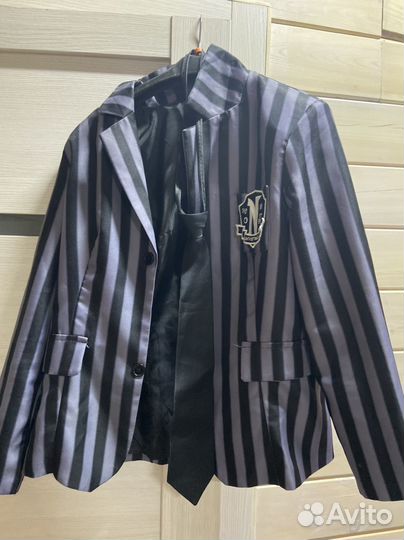 Костюм для аниматора Уэнздей