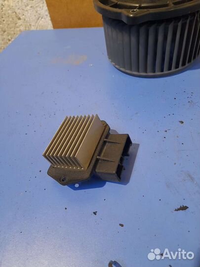 Моторчик печки Mazda mpv lw5w 1999-2006