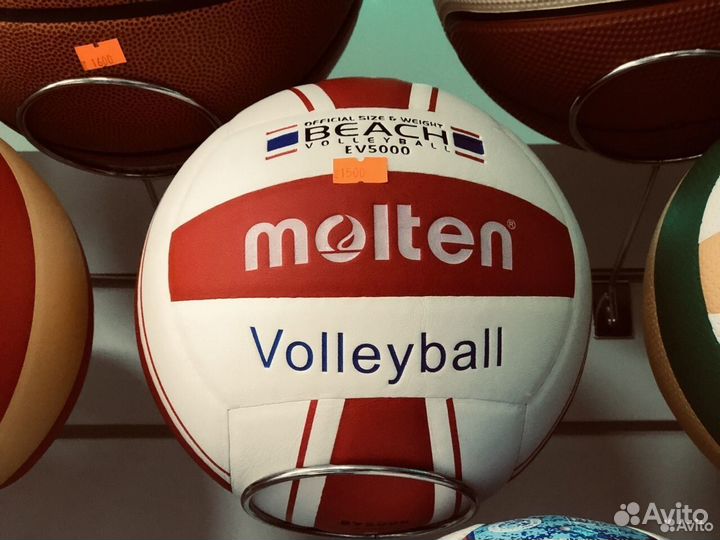 Разные волейбольные мячики