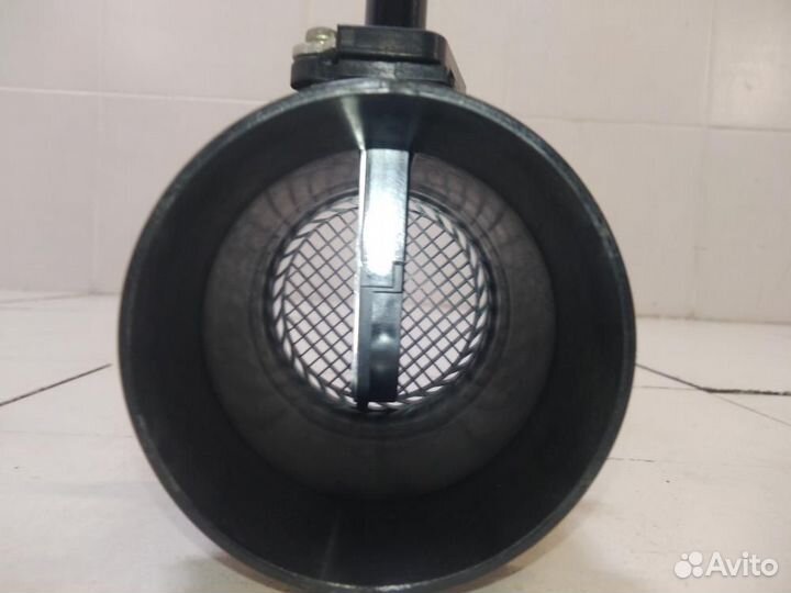 Датчик расхода воздуха дмрв Volkswagen Scirocco 3