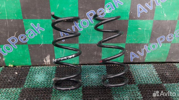 Пружина задняя Nissan Skyline KV36