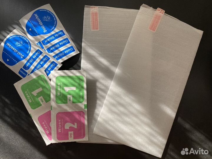 Защитные стекла на телефон