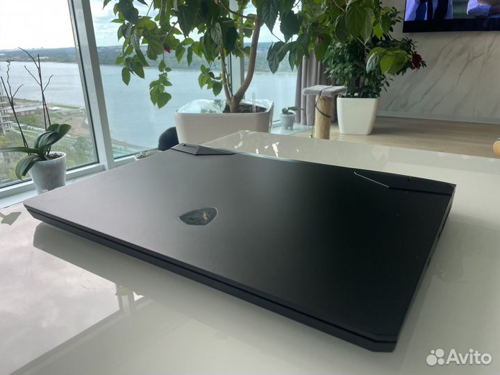 MSI vector GP77 13VG-065XRU