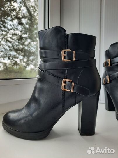 Демисезонные ботинки carnaby Италия 39 размер