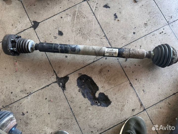 Привод правый Skoda Octavia A5 1.4 BUD 2012