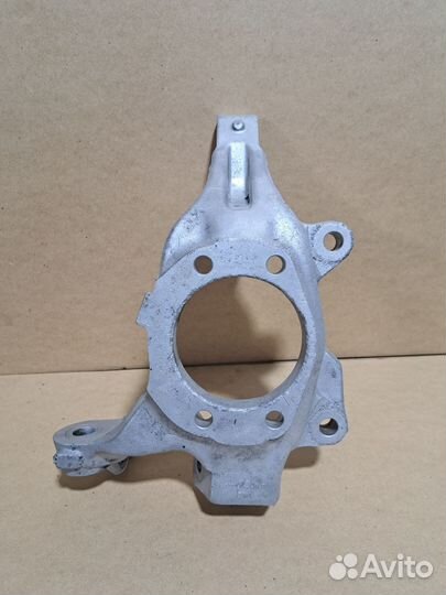 Кулак передний правый Nissan pathfinder R52