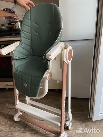 Стульчик для кормления happy baby berny v2