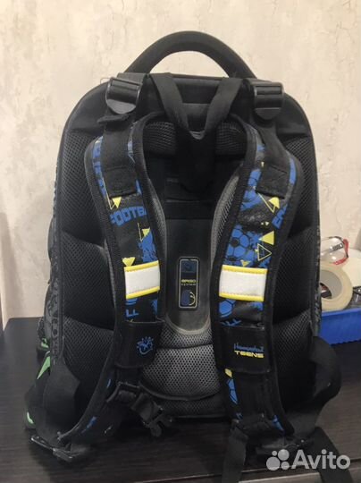 Школьный рюкзак hummingbird