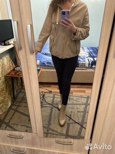 Кожаная куртка с капюшоном