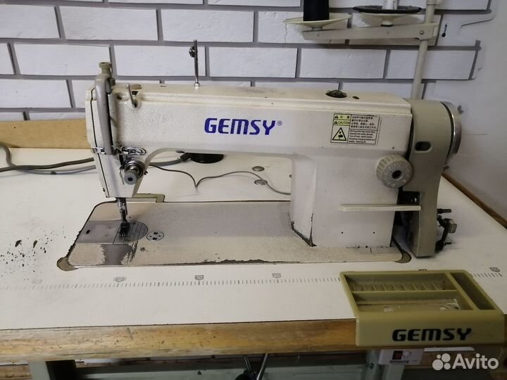 Швейная машина