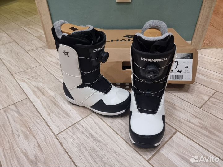 Сноубордические ботинки Boa 37
