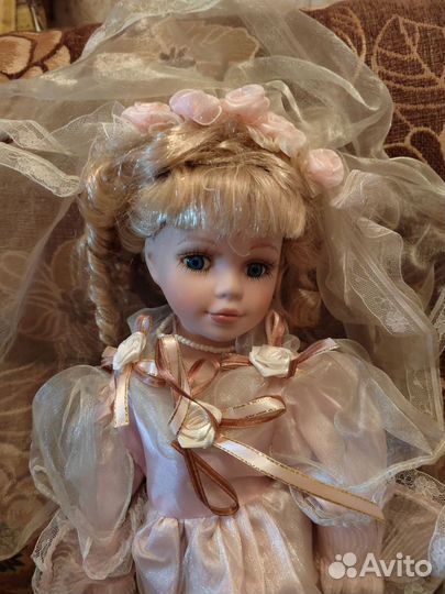 Кукла фарфоровая коллекционная 40см