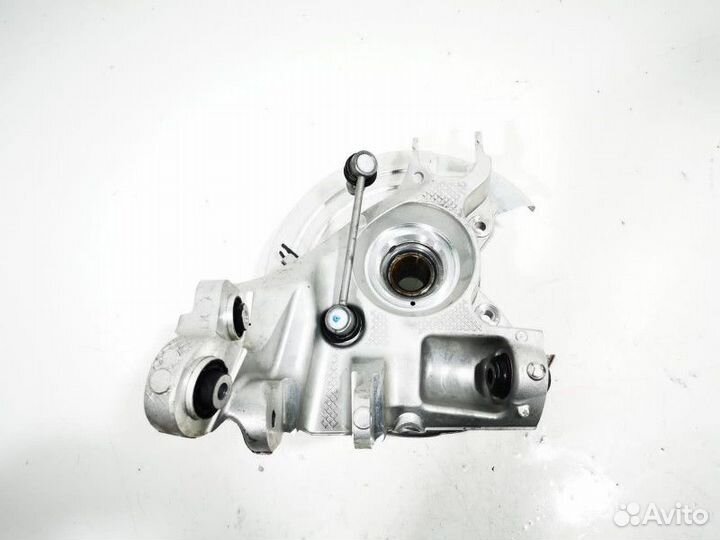 Кулак задний правый Land Rover Discovery Sport