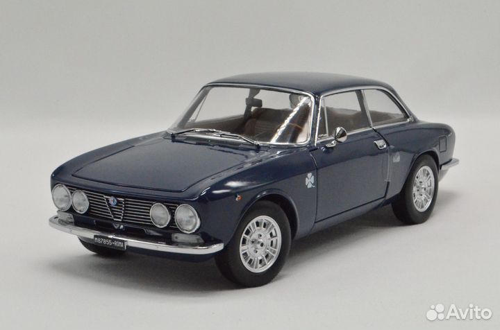1/18, Alfa Romeo 1300 GT Junior 1973 Blue, Norev