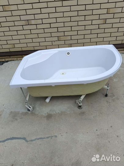 Бачок для унитаза б/у,раковина б/у,ванна б/у