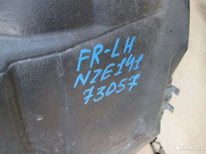 Подкрылок передний левый Toyota Corolla Fielder