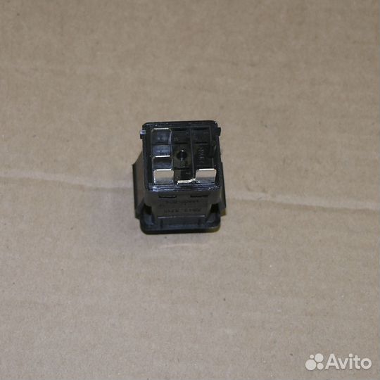 Выключатель кнопочный блокировки межосевого диффер