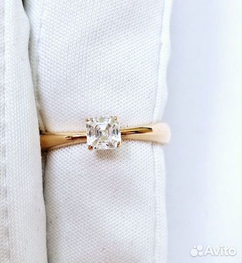 Золотое кольцо с фианитом 16,5р