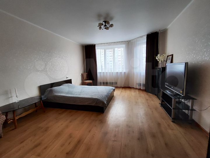 2-к. квартира, 60 м², 3/17 эт.