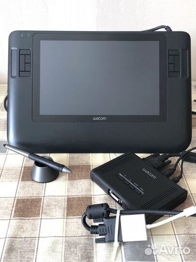 Интерактивный планшет Wacom Cintiq dtz-1200w
