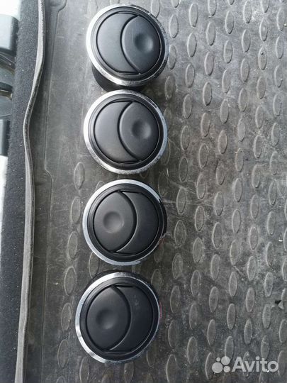 Дефлекторы воздуховода на renault duster