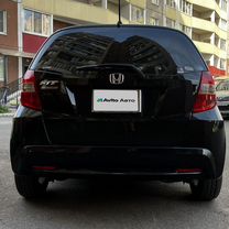 Honda Fit 1.3 CVT, 2011, 180 000 км, с пробегом, цена 800 000 руб.