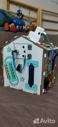 Бизиборд дом