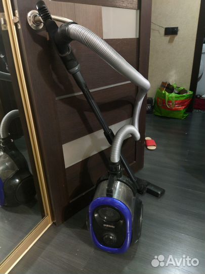 Пылесос Samsung SC18M2120SB синий