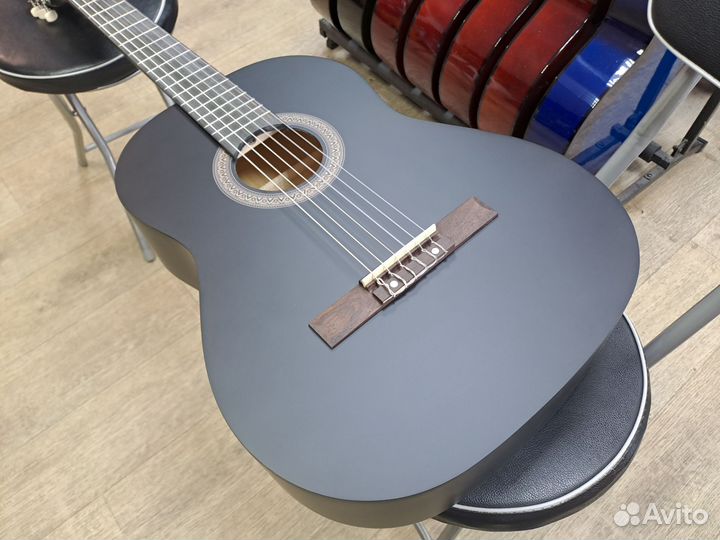 Гитара классическая чёрная матовая