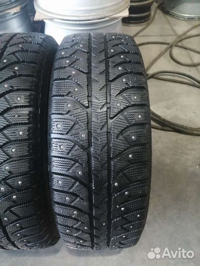 Bridgestone Ice Cruiser 7000S 225/60 R17 99T