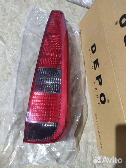 Фонарь задний правый Ford Fusion 2002-2005
