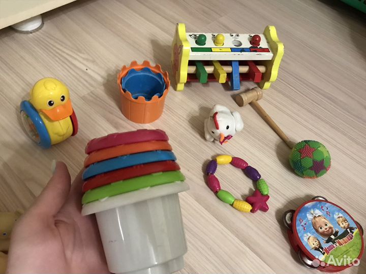Развивающие игрушки для малышей пакетом