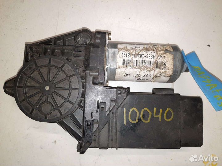 Мотор стеклоподъемника передний правый Passat B5