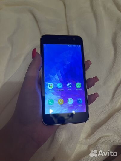 Телефон Samsung j