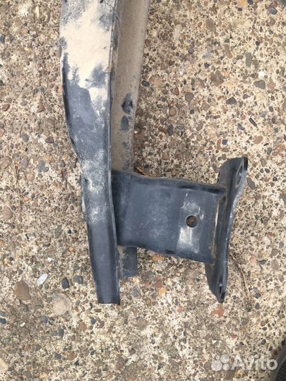 Усилитель заднего бампера