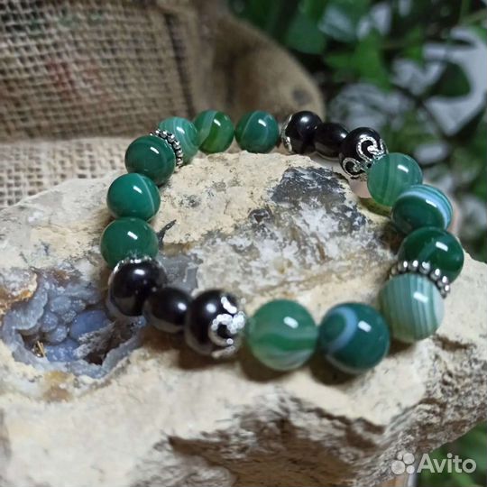 Браслеты женские из натурального камня