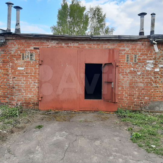 Гараж, > 30 м²