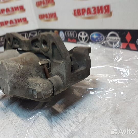 Суппорт тормозной передний правый Kia Sorento BL