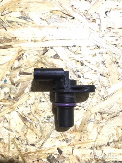Датчик положения распредвала Octavia A7