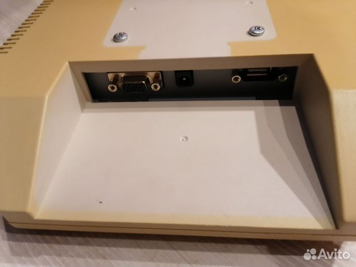 Компактный сенсорный монитор POS KIP