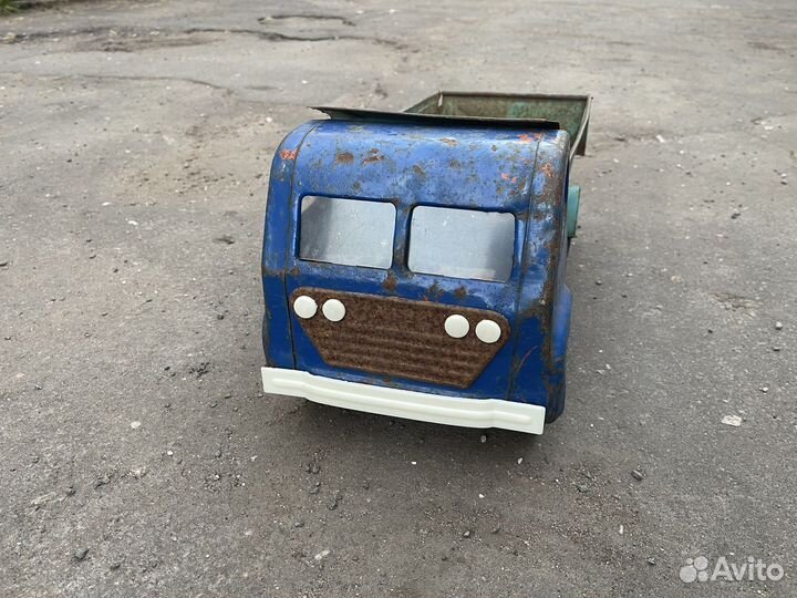 Игрушка машинка СССР лтз