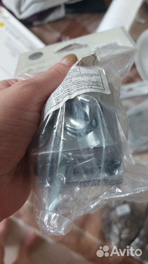 Фиксатор-вертушка для дверей