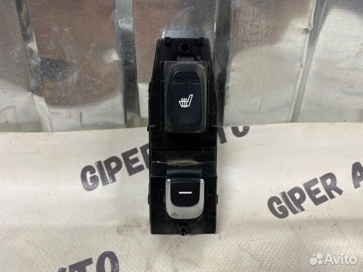 Кнопка стеклоподъемника задняя левая Kia Sportage