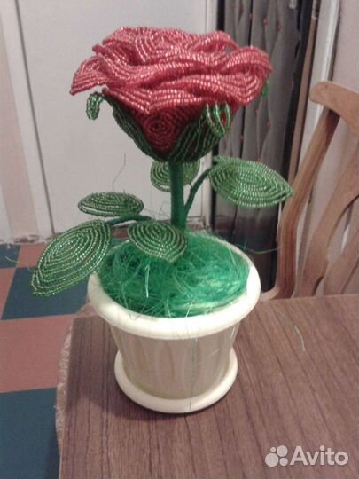 Подарки ручной работы: цветы из бисера,деревья и т