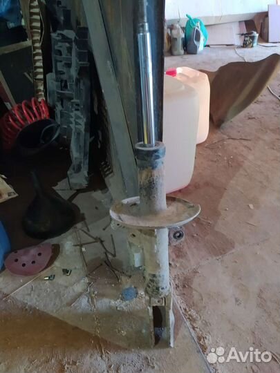 Стойки Дастер перед