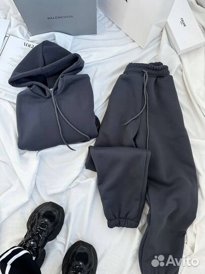 Спортивный костюм женский