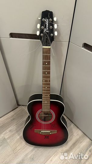 Акустическая гитара