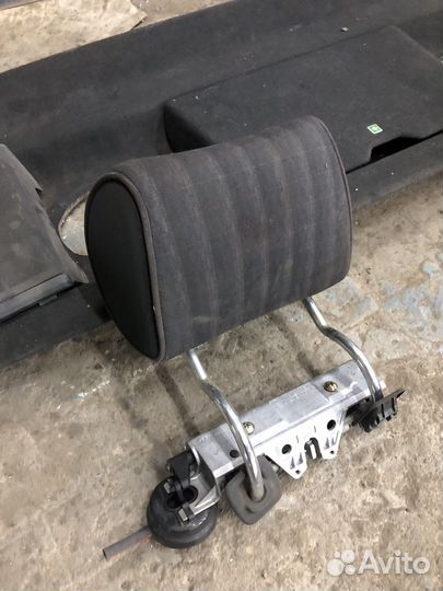 Задняя полка с подголовниками mercedes 124