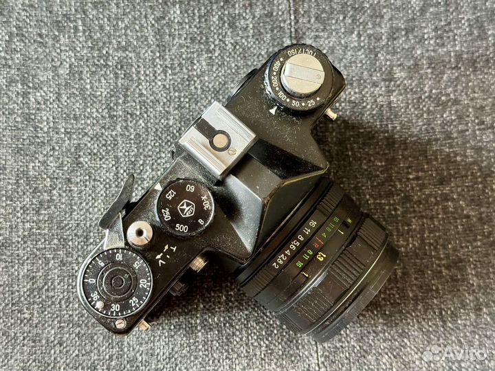 Пленочный фотоаппарат Зенит 12 сд Helios 44М 4